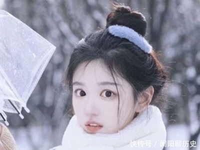 校园|为啥校服搭配马尾不好看?学会这“3技巧”,悄悄变“校园女神”