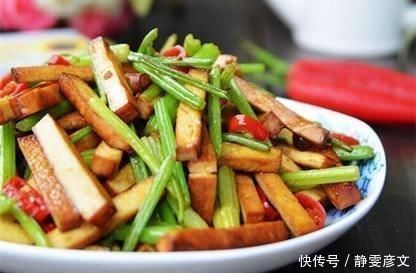 抗氧化剂|芹菜和它一起炒，小肚子不鼓了，体内黑臭宿便，身体变得越来越好