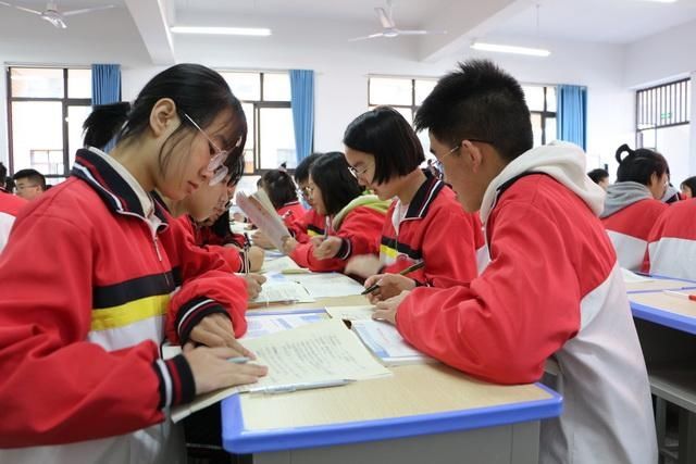 展评|叙永县：高中政治展评课 青年教师展风采