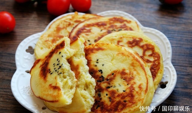 玉米面饼简单又好吃,搅一搅拌一拌,3分钟煎一锅,香软营养好