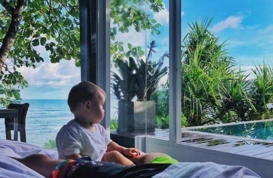 单亲妈妈|不想结婚但想要孩子,砸50万生5国混血儿的单亲妈妈,现在咋样了?