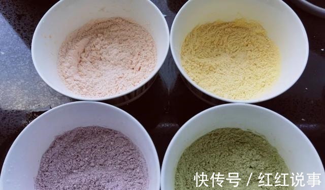 中秋来点不一样的,五彩月饼颜值高,酥软不腻味道好!