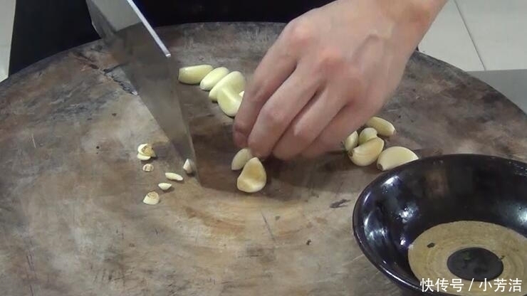 5月这道凉拌菜不能错过:开胃荞面,既能当凉菜也能当主食