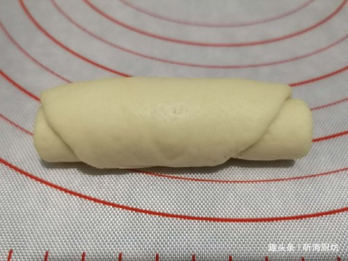 面包别买了，不用水不用烤箱，随手卷一卷，松软味美，特简单