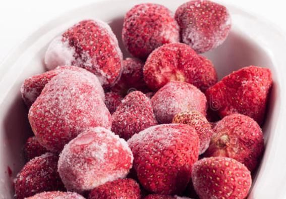 适合冻着吃的4种水果，西瓜味道只算一般，第3种像在吃“奶油雪糕”