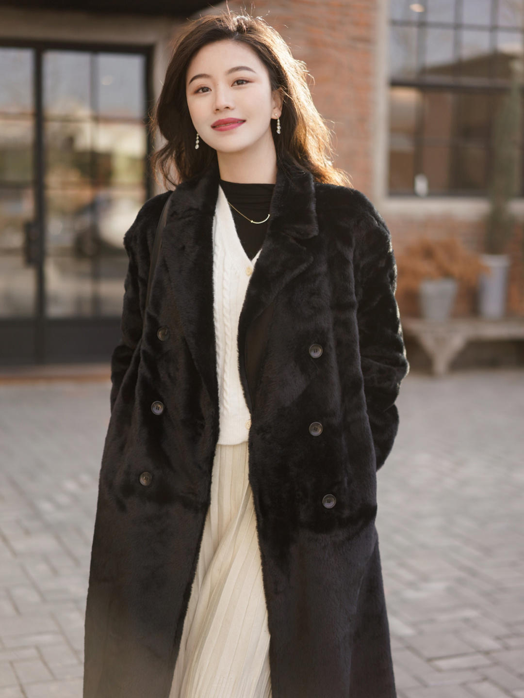 高领衫|想显贵就试试“环保皮草”,成熟精致又有气场,特别适合成熟女性