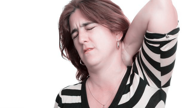 颈椎|头痛竟与颈椎病有关缓解头部不适看这5点