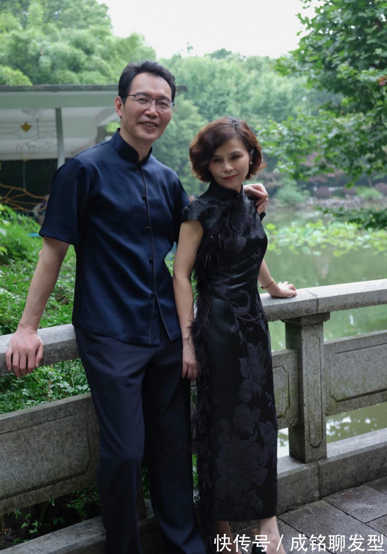 无袖|五十岁的女人千万别服老,学学这位姐姐的穿搭,时尚减龄气质出众