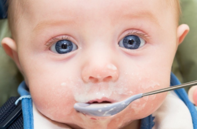 生长发育|家长谨记孩子不满3岁,这几种食物不要喂,对生长发育没好处的