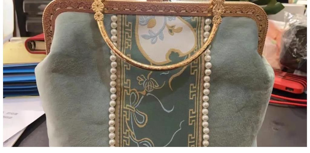 搭配 别找了！最适合搭配旗袍的包包都在这里了，不会让你缺少点什么！