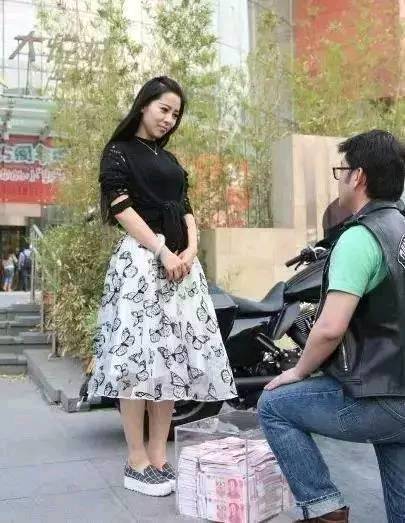 |搞笑图片幽默段子笑话兄弟你咋如此直接呢,也是可以的,哈哈