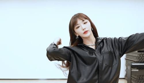 Lisa没了 百亿刘海 颜值也崩了 微信