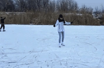 |搞笑GIF:老公你要相信我 我膝盖上面的伤就是这么来的