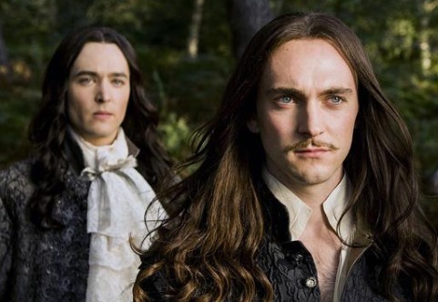 至今无解的一个面具人,囚禁三十载从未露面,只留给后世一串编号