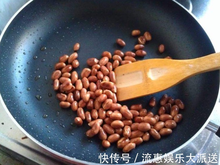 可口|炒花生米，只用油炒就错了！多一步操作，香脆可口，放7天不返潮