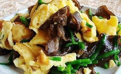 清肠排毒|黑木耳和此物一起煮，给肠胃“洗洗澡”，大肚子平了，脑瓜更聪明