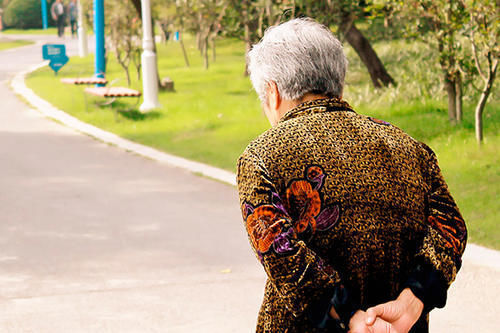 女性|50岁后女性是胖点好,还是瘦一点更健康?专家:有统一标准