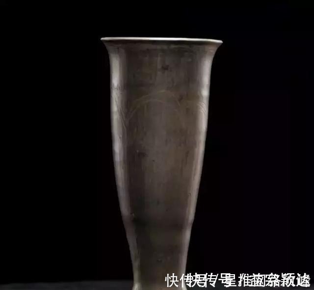 马未都$马未都:我手里的这个古董杯子,现代没人能复制出来!