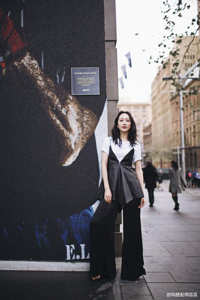 王鸥换路线了穿荧光色女团风套装登台演出