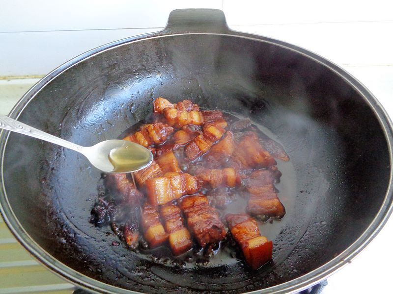 我做红烧肉不加一滴盐,不腥不油腻,酱香味浓,入口即化真好吃