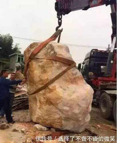 玉石@3.8吨玉石5年, 男子做了个鱼缸, 至今没一个专家敢估算