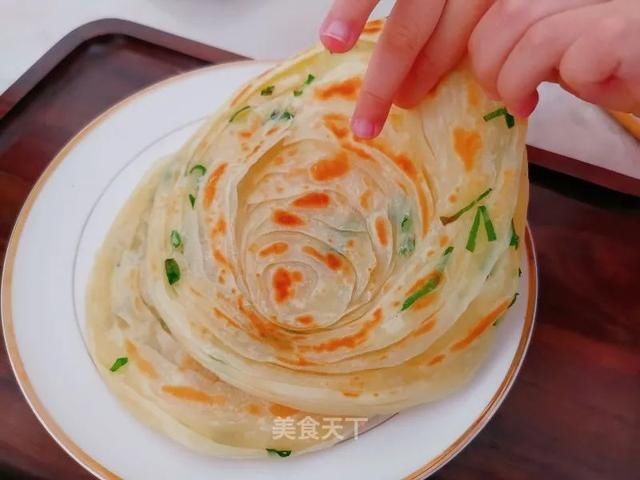 葱香小饼：不用就菜都能吃两张