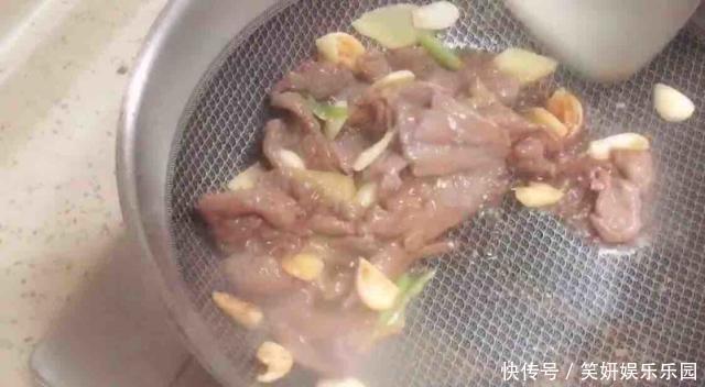 倒入|再穷也要多给孩子吃“它”,吃一盘,营养相当于吃10个鸡蛋,大虾