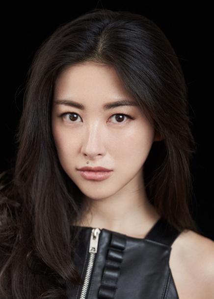 眼窝|眼睛有3个特点的女生,拍照不好看还显凶,没有灵气