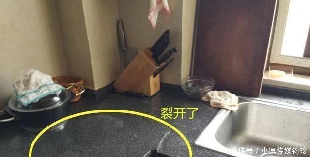 垫条|橱柜下面还要垫东西？多亏师傅提醒，不然剁个排骨，台面都得裂！