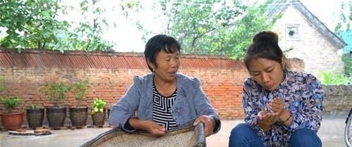 医生们|婆婆陪儿媳产检被医生支开,随后医生问了一个问题,孕妈尴尬不已