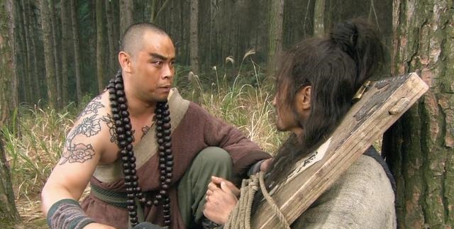 林冲出妻卖友,鲁智深和他梁山相聚,只是淡淡地说了2个字