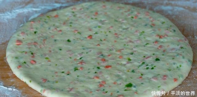 面食这做法火了,不用酵母不用泡打粉,开水一烫个个鼓大泡,真香