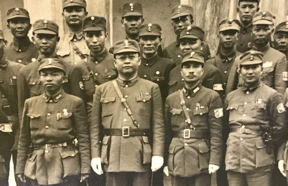 兵团|1947年,廖耀湘升任第9兵团司令后,新六军军长一职由谁接任