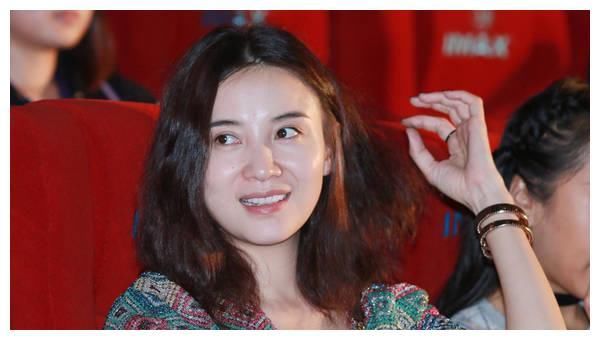 她截胡孙俪的视后，又打败章子怡成影后，如今因情商.
