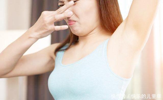 孕期|女性怀孕后,3处会越来越臭,最后一个更让丈夫直呼“受不了”