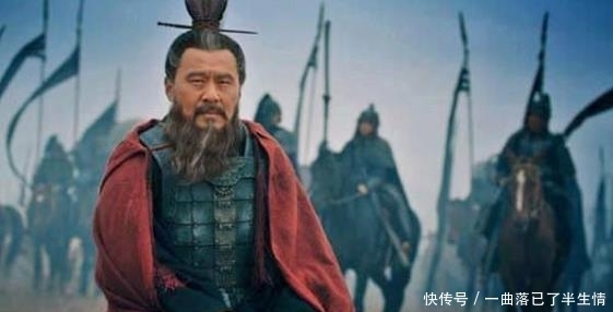 诸葛亮|草船借箭,曹操为何不放火箭呢?诸葛亮哈哈一笑:谅他也不敢放!