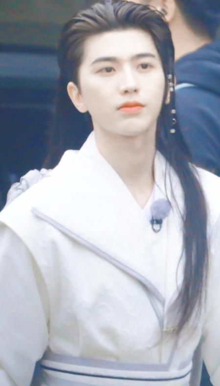 《奔跑吧9》全员古装，蔡徐坤帅气，看到baby，貂蝉本蝉