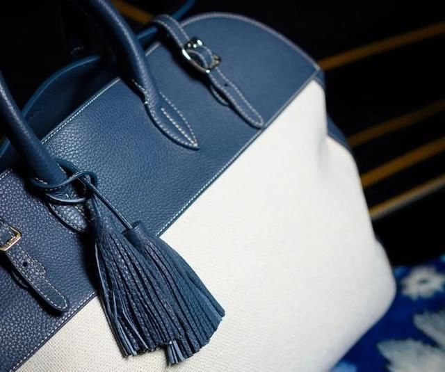 包袋品牌那么多,为什么只有它能征服所有挑剔有品绅男