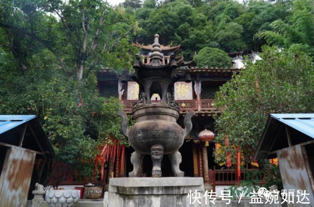 白玉楼|这座“嵌”在悬崖峭壁上的寺庙，风景如画，令人沉醉