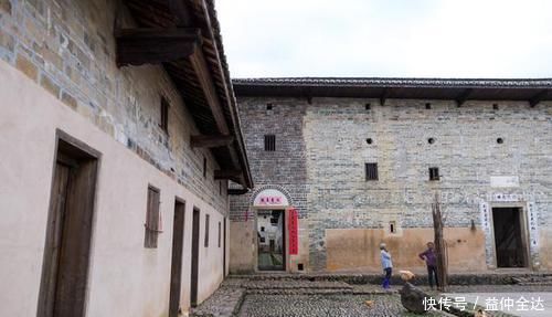 东生围，我国最大的方形客家围屋，历经170年风雨依然完好无损