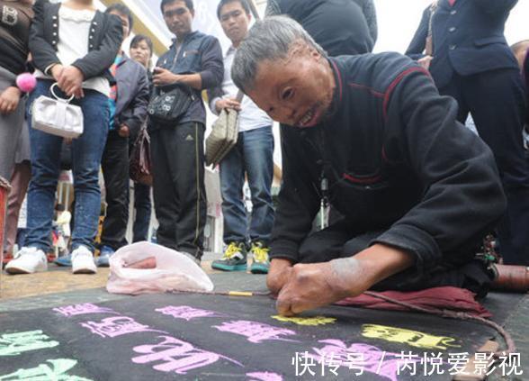 王海潮!有尊严的乞丐崔显仁:苦练10年粉笔字,从乞丐摇身变成千万富翁