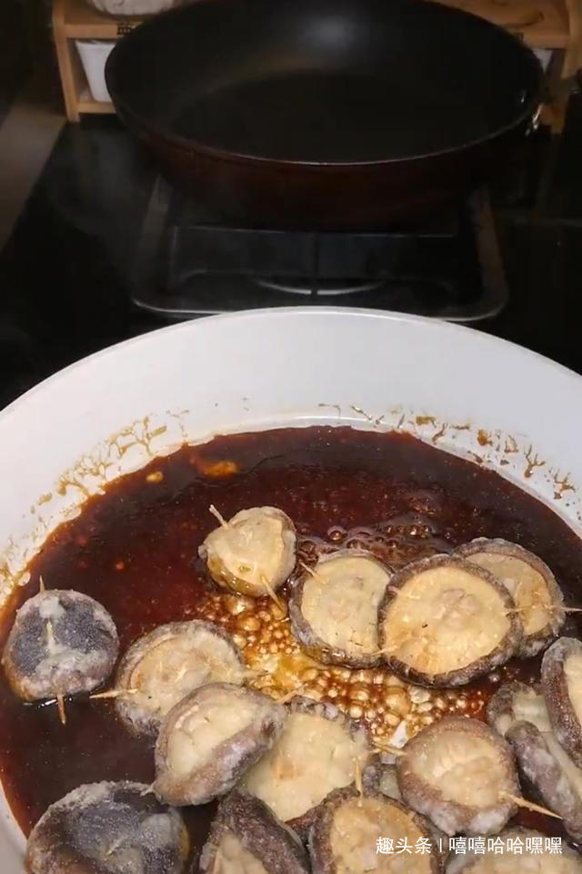 家常香菇新做法，外焦里嫩，入口即化，制作简单，超级下饭！