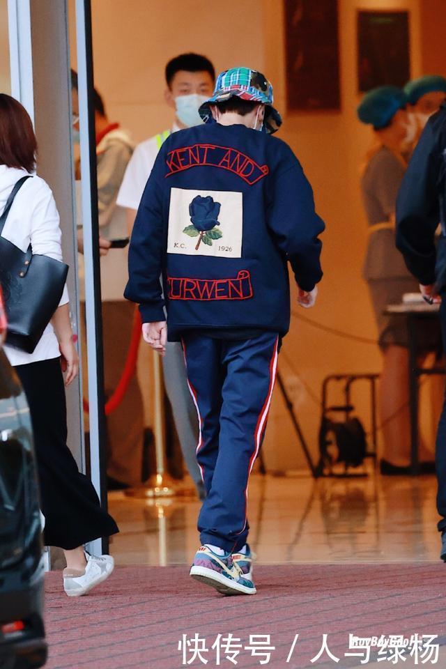 明星球鞋上脚,球鞋女神们上脚狠鞋!