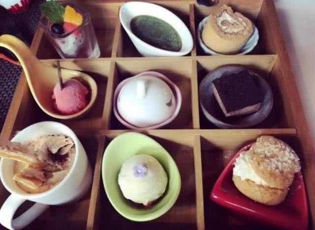 账单|大胃王去胡歌餐厅捧场,120道菜吃完后,账单数字让她愣了