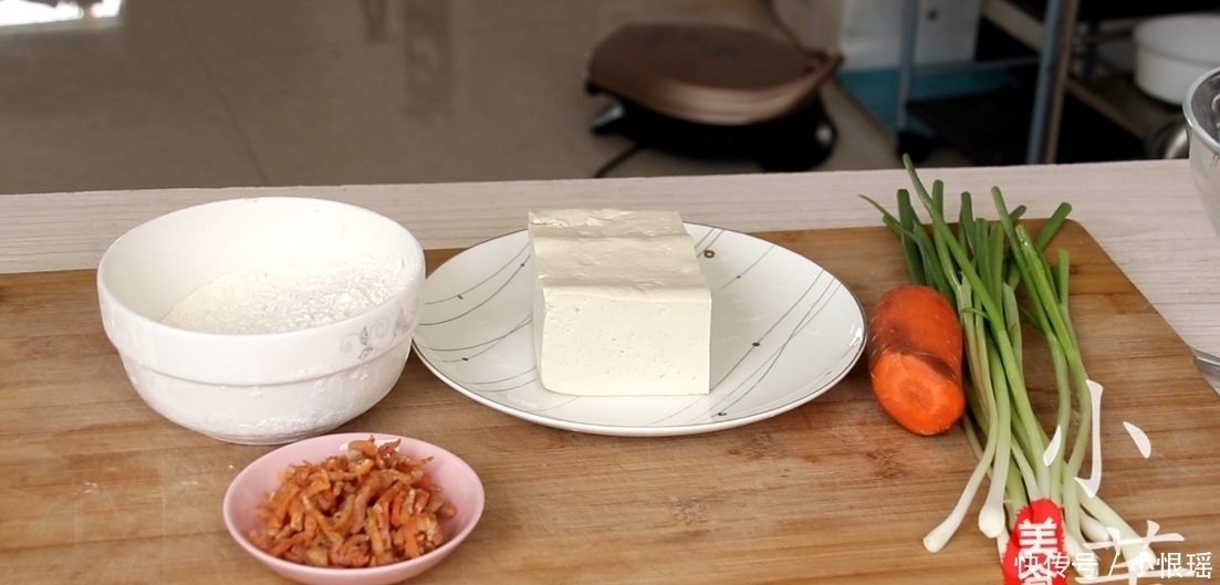 豆腐不要炒着吃了,教你懒人新吃法,5分钟做出全家人的早餐
