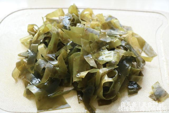 鸡腿肉炖土|一道菜,立秋之后要常吃,营养丰富汤汁多,尤其孩子多吃身体棒!