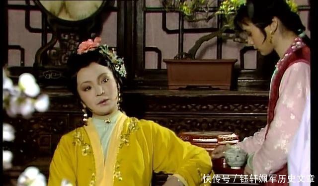 香菱|别再瞧不起袭人了，红楼梦还有一个心机满满的丫环，比袭人更可恶