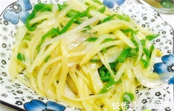 翻倍|“多加1味”配料,让简单的青椒土豆丝好吃翻倍!不试不知道呢