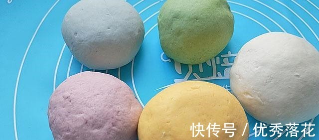 紫薯|馒头别做老一套，这几样蒸熟加在面粉里，营养又好看，孩子好喜欢！