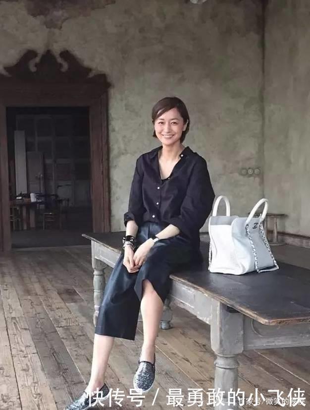 谁说50岁就是奶奶这位51岁博主的减龄搭配,得体优雅、照搬简单